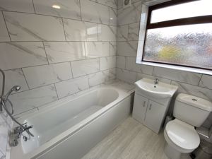 BATHROOM- click for photo gallery
